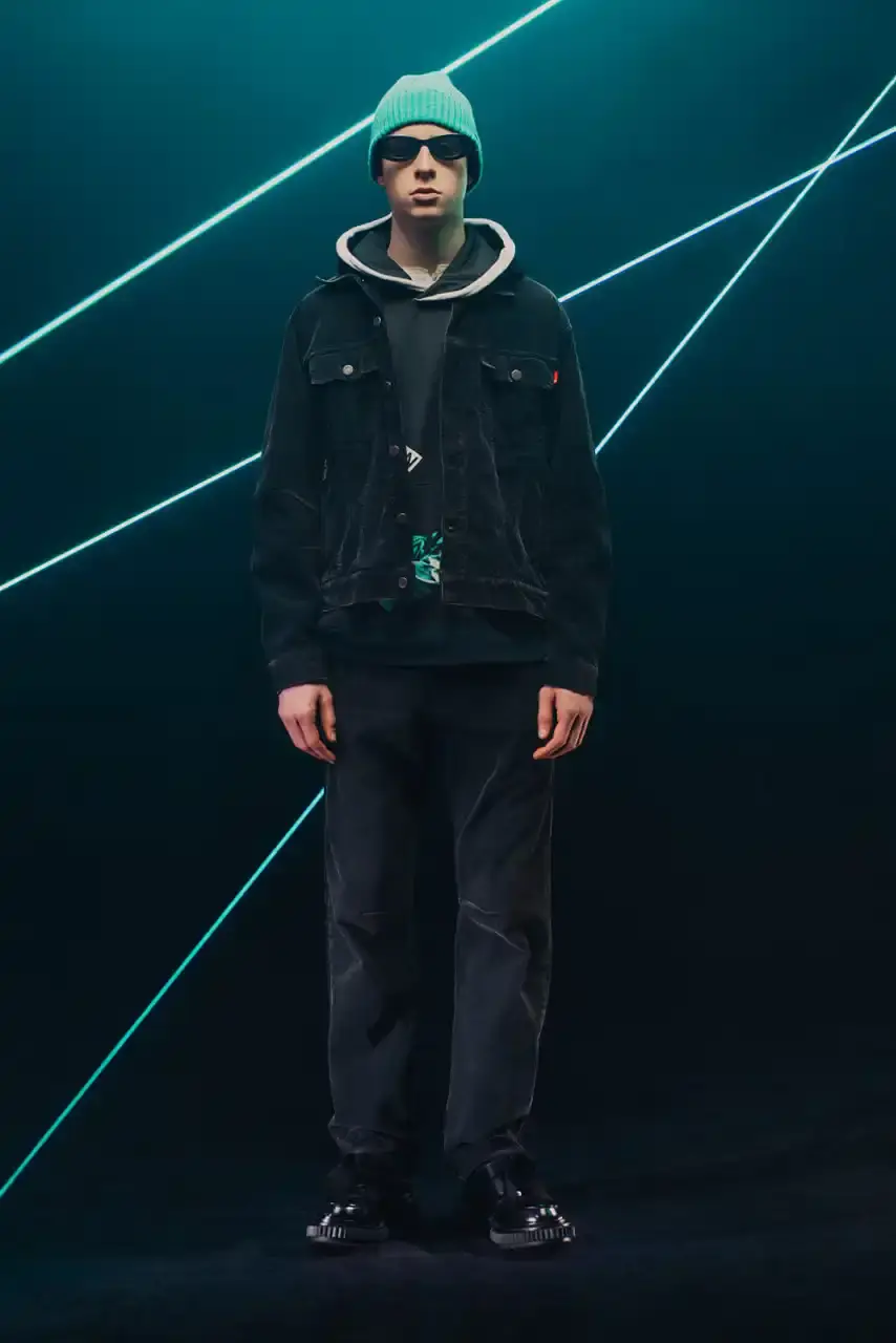 UNDERCOVER UNDERCOVER (image 13 of 20)