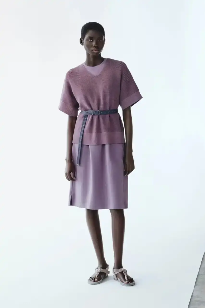 UNIQLO U SPRING 2026 COLLECTION image about the clothing items, styling choices, and release details for the Uniqlo U Spring 2026 collection. (image 7 of 25)