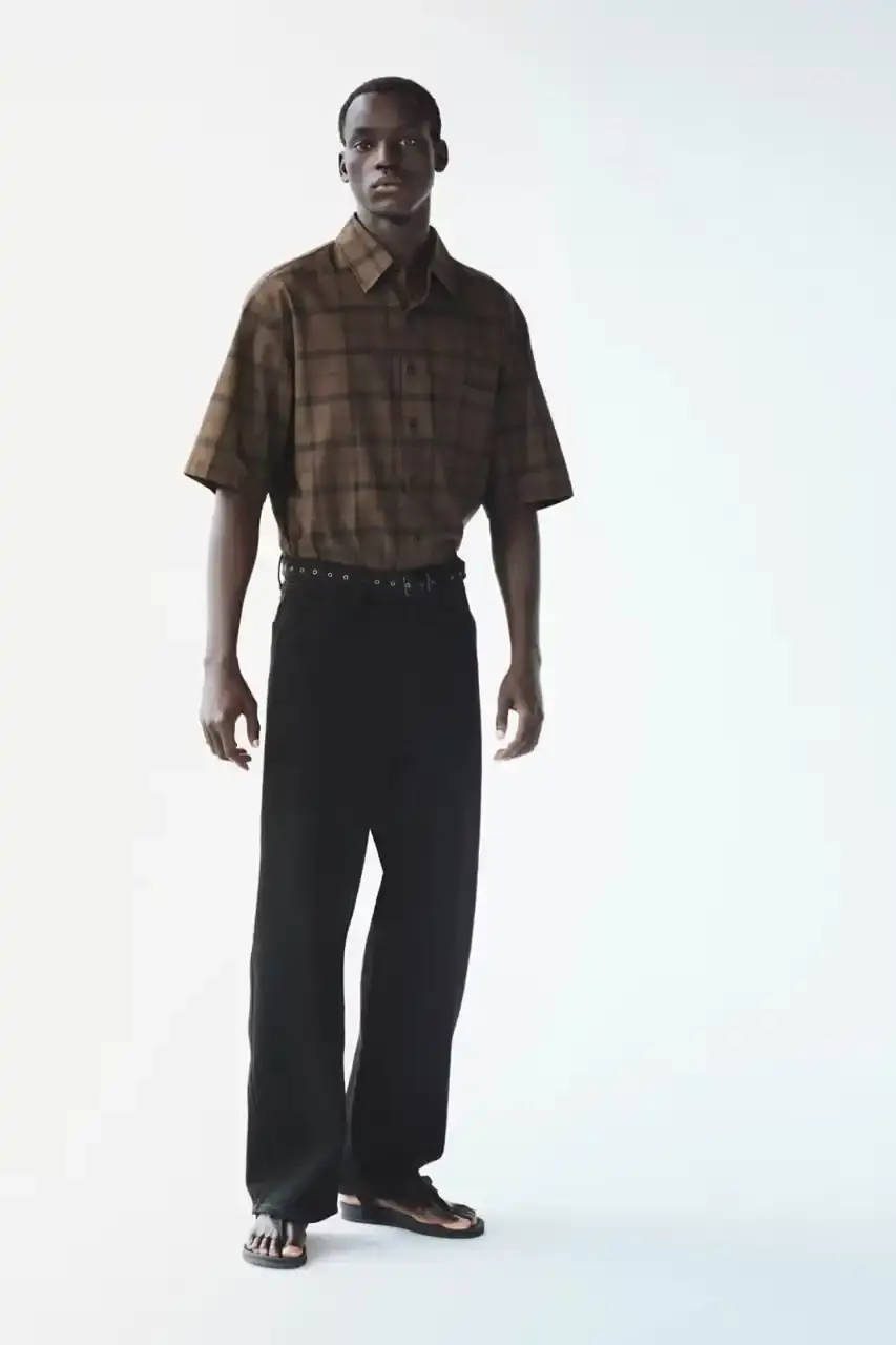 UNIQLO U SPRING 2026 COLLECTION image about the clothing items, styling choices, and release details for the Uniqlo U Spring 2026 collection. (image 2 of 25)