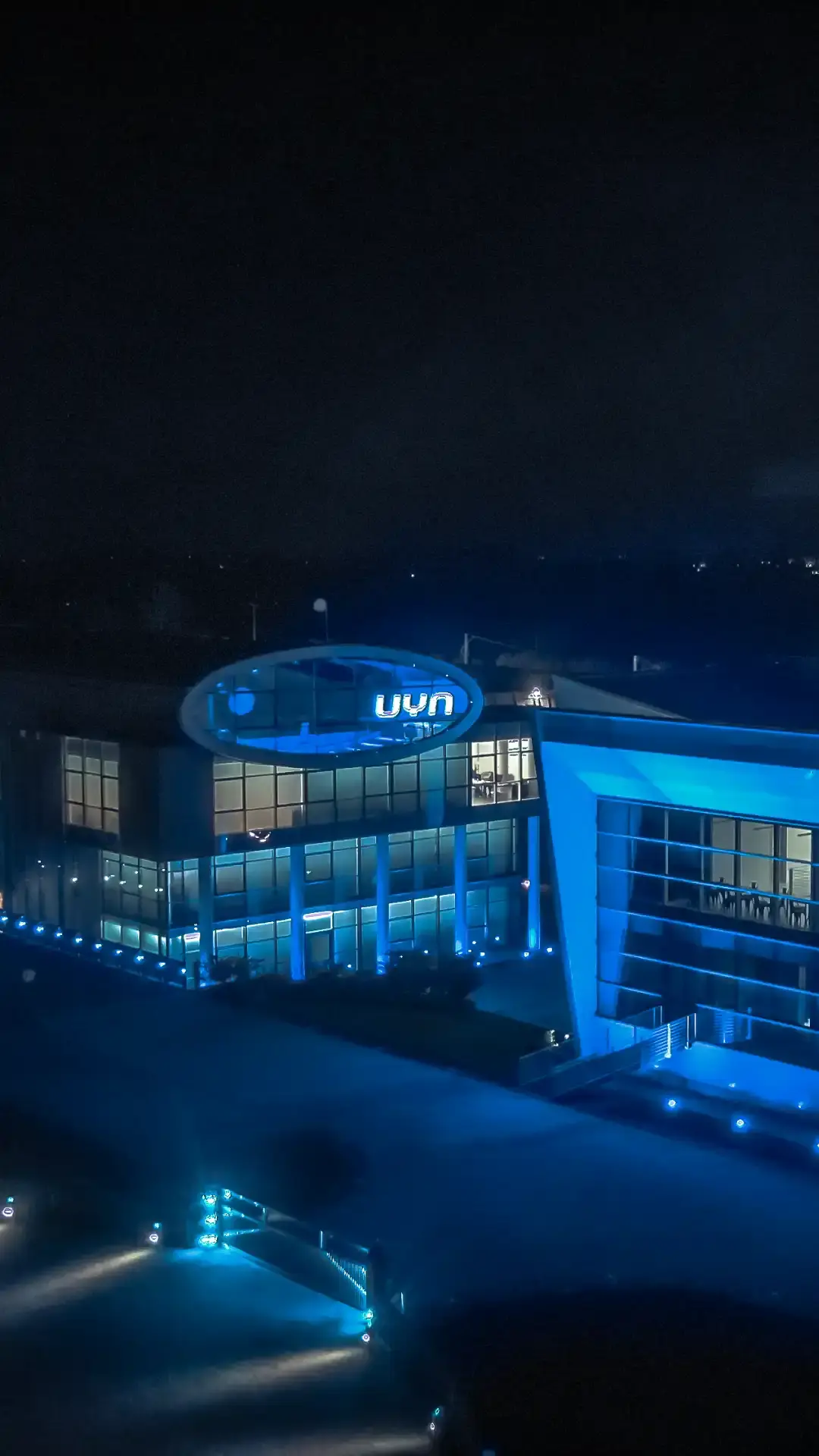 UYN Sports A collage of athletes, sporting equipment, and sustainable textile displays representing the UYN Days event at Rubattino 56 in Milan, showcasing innovation in sportswear and athletic performance.