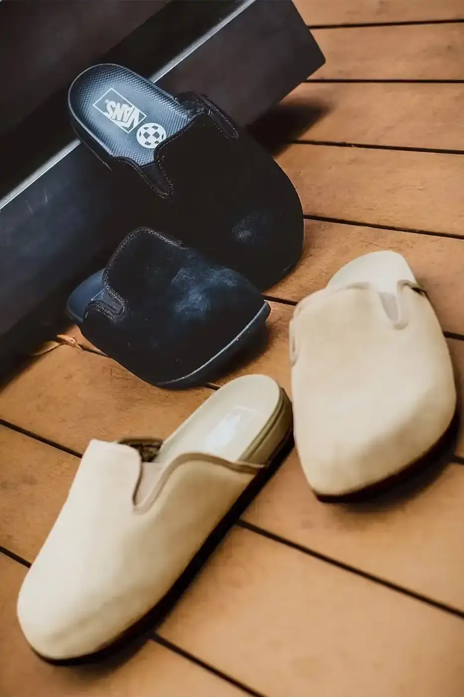 VANS HARBOR MULE SLIP-ON SURFACES AT SELECT RETAILERS image covers the new Vans Harbor Mule Slip-On, a suede slip-on shoe with faux fur lining, available in Black and Khaki colors at select Philippines retailers. (image 2 of 5)