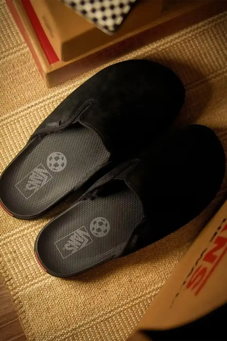 VANS HARBOR MULE SLIP-ON SURFACES AT SELECT RETAILERS image covers the new Vans Harbor Mule Slip-On, a suede slip-on shoe with faux fur lining, available in Black and Khaki colors at select Philippines retailers. (image 4 of 5)