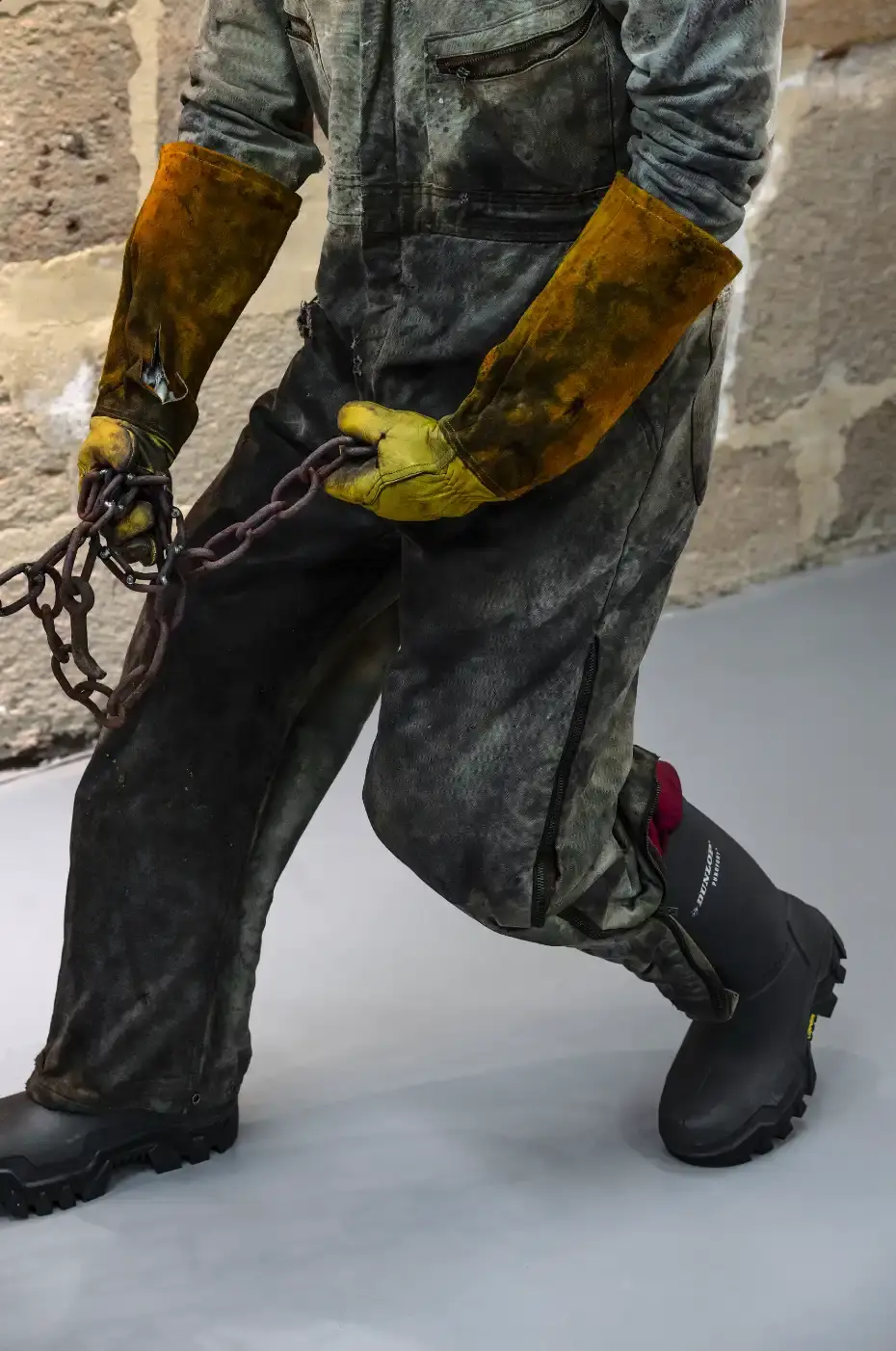 VIBRAM LOOKS AT EXTREME WORK THROUGH INDUSTRIAL FOOTWEAR This image explains Vibram’s Extreme Works installation and examines how industrial workers use technical footwear in harsh environments. (image 1 of 6)