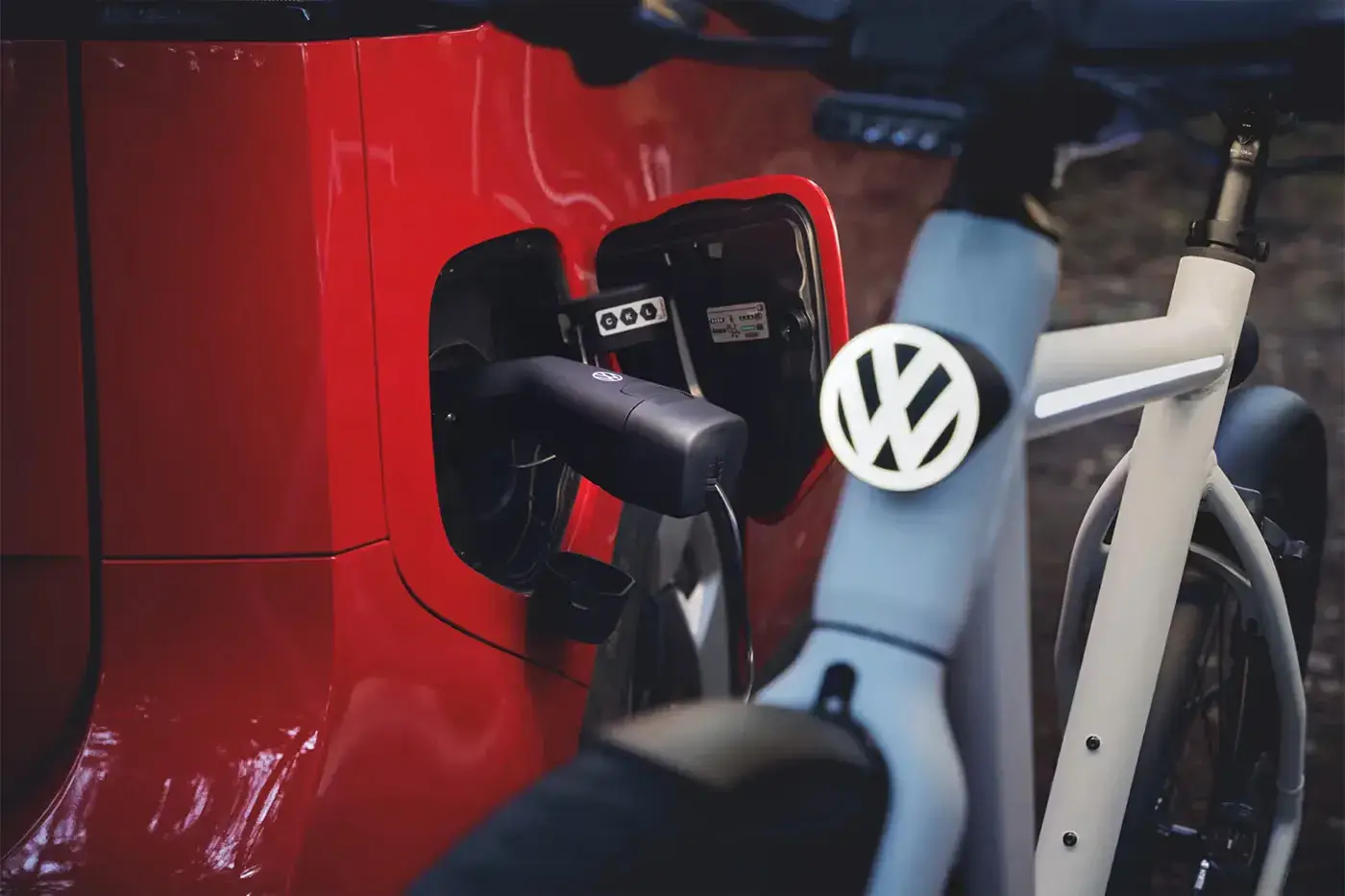VOLKSWAGEN AND N+ LAUNCH TECH-DRIVEN URBAN E-BIKES image detailing the features, pricing, and safety equipment of Volkswagen and n+ licensed electric bicycles. (image 3 of 3)