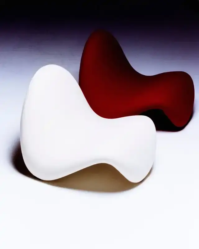 VOYEUR VOYEUR AND PAULIN RELEASE TONGUE CHAIR EDITION image details a collaboration between a London retail space and a French design studio to produce a specific furniture piece. (image 4 of 7)