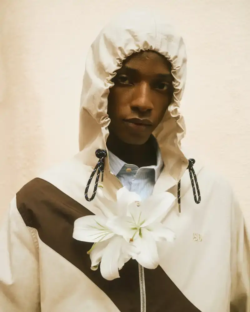 WALES BONNER EXPLORES MODERNIST ARCHITECTURE Wales Bonner Fall/Winter 2026 collection inspired by modernist architecture, featuring structured garments, collaborative craftsmanship, and cultural references. (image 24 of 25)