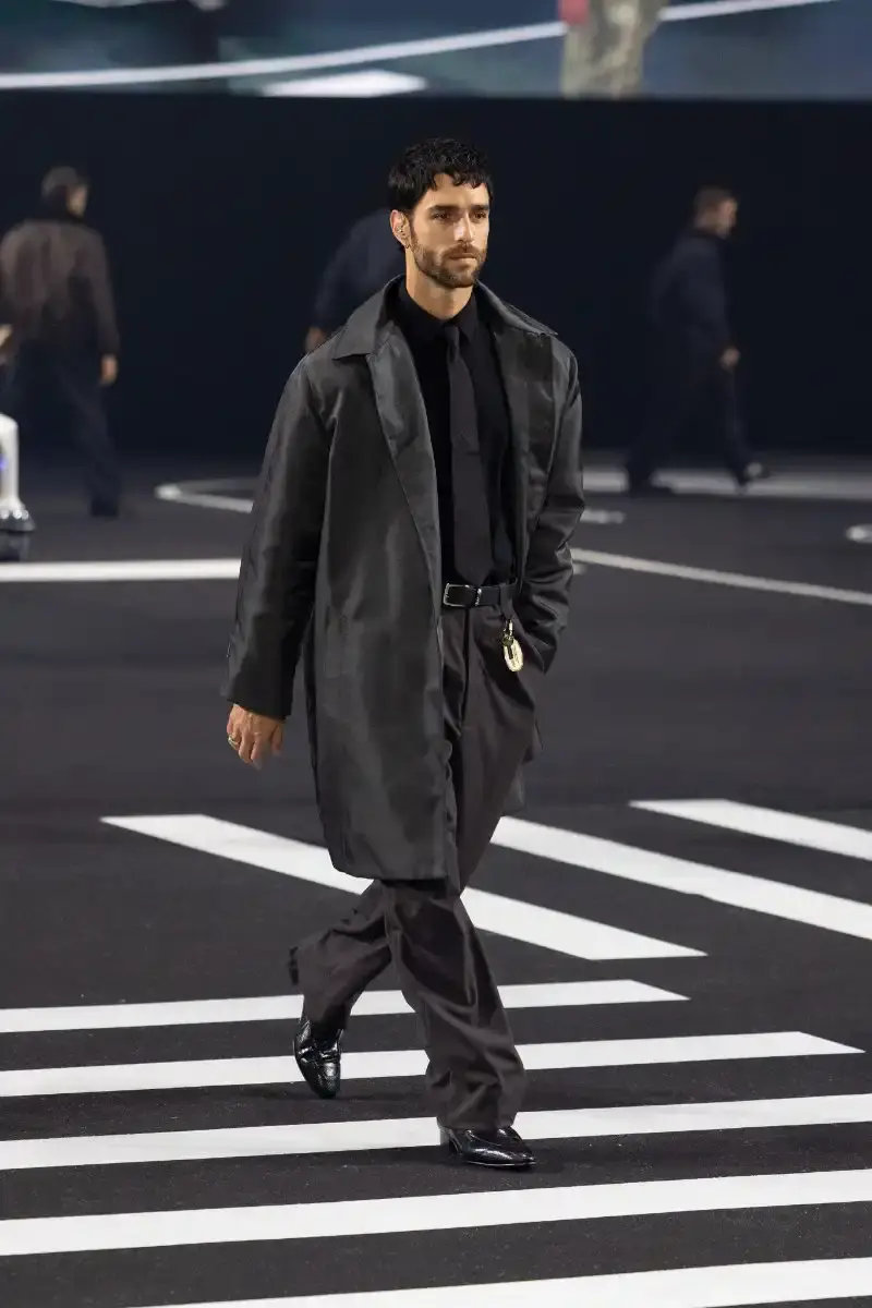 WILLY CHAVARRIA RETURNS TO PARIS FOR FALL/WINTER 2026 Fashion designer Willy Chavarria presented his Fall/Winter 2026 collection at Paris Fashion Week, featuring approximately 100 looks across three acts. The collection moved from everyday workwear through streetwear to fine tailoring, with improved fabrics and continued focus on representing real people. (image 30 of 47)