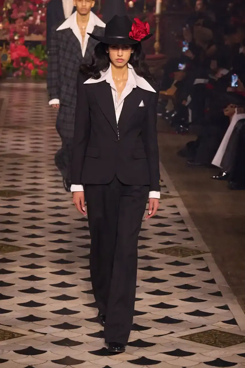 Daniele Oberrauch/Gorunway.com/Vogue Runway Daniele Oberrauch/Gorunway.com/Vogue Runway (image 12 of 15)