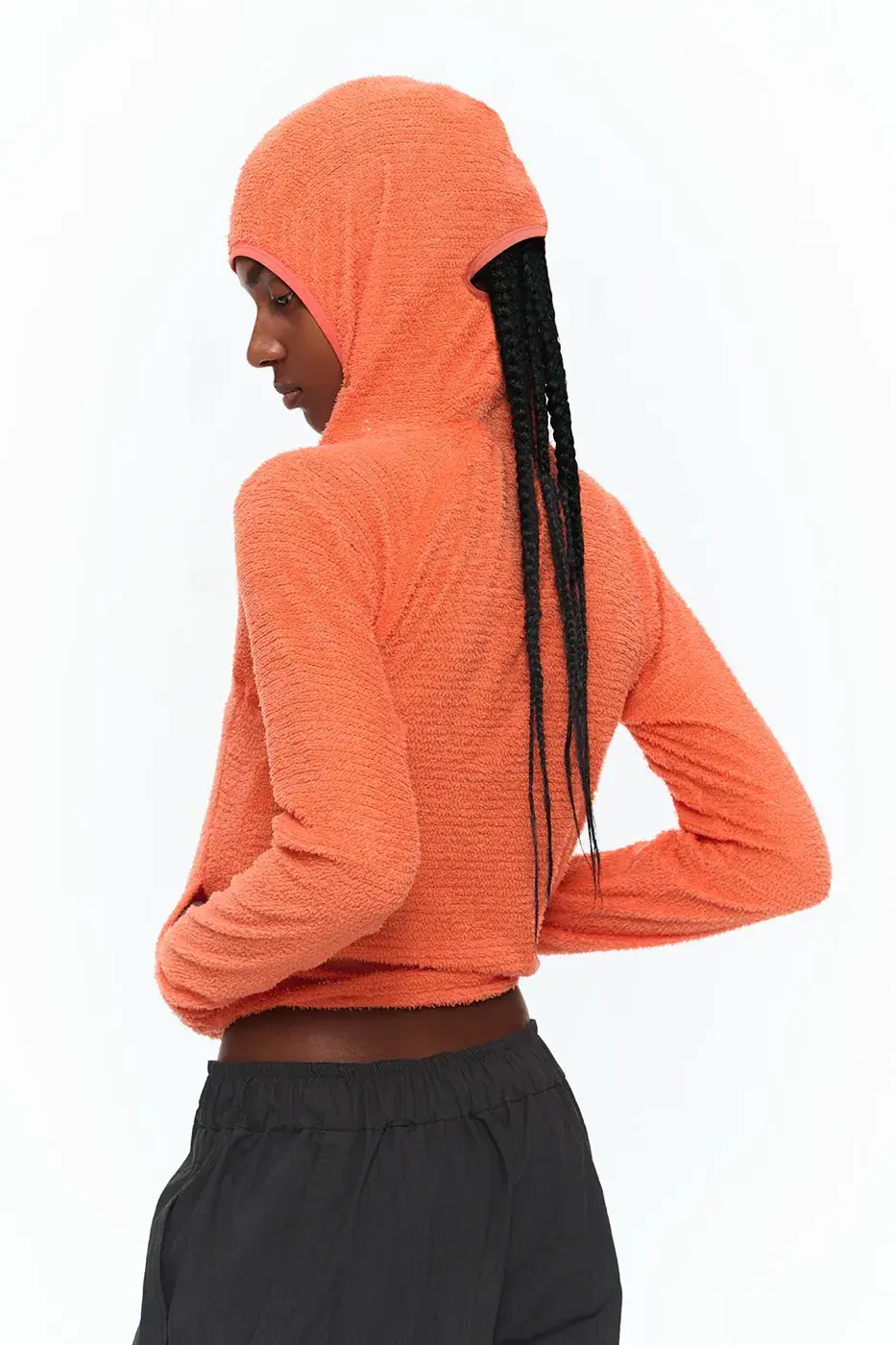 XINADÜ LAUNCHES ECHO OUTDOOR APPAREL COLLECTION image describing XINADÜ ECHO outdoor apparel release date and design specifications. (image 9 of 13)