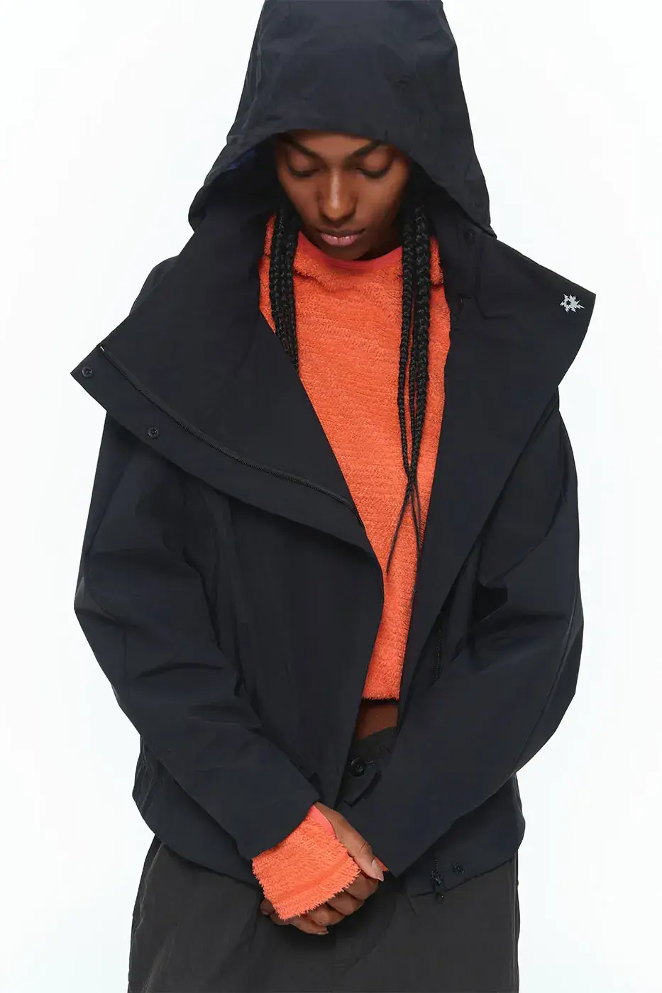 XINADÜ LAUNCHES ECHO OUTDOOR APPAREL COLLECTION image describing XINADÜ ECHO outdoor apparel release date and design specifications. (image 10 of 13)