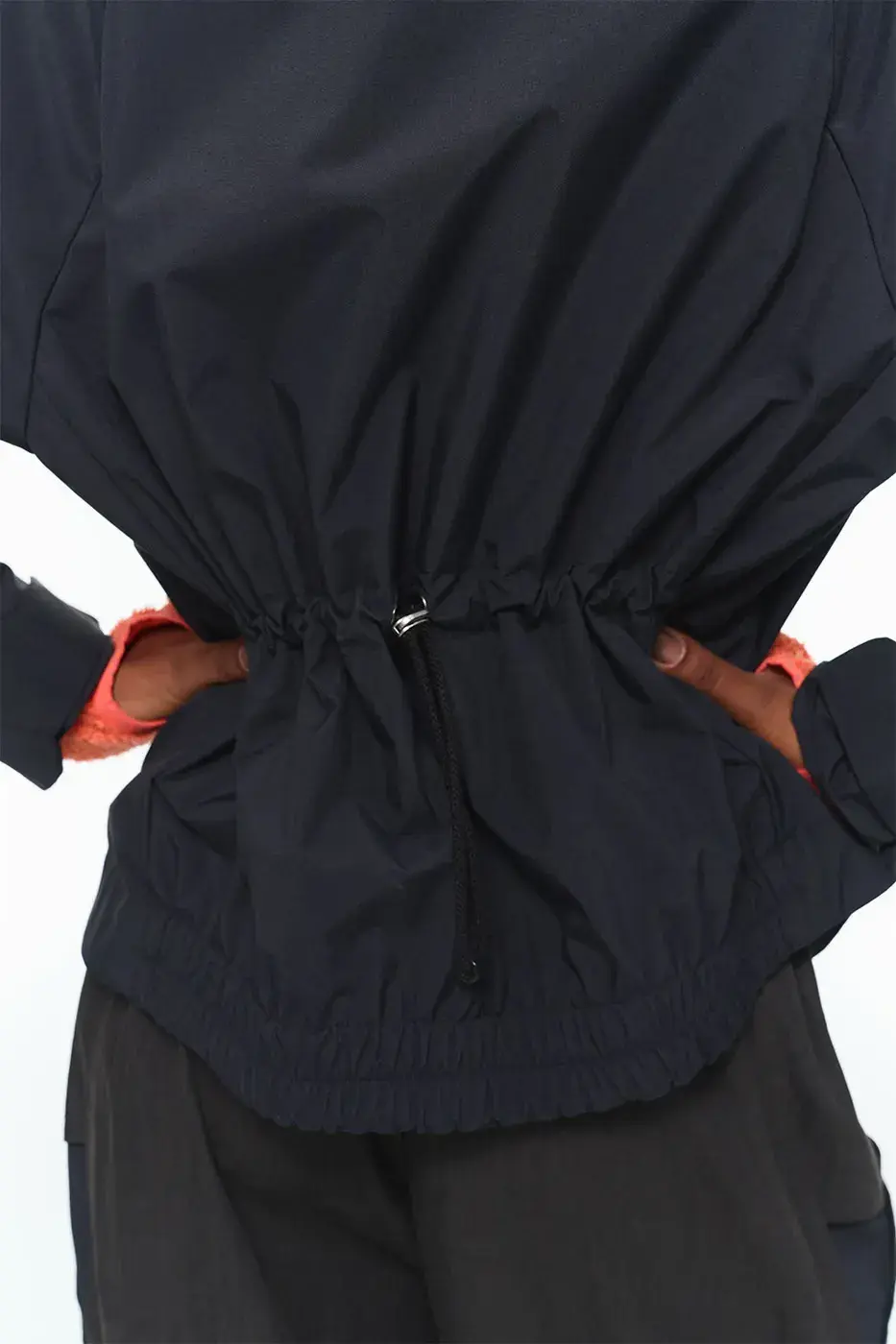 XINADÜ LAUNCHES ECHO OUTDOOR APPAREL COLLECTION image describing XINADÜ ECHO outdoor apparel release date and design specifications. (image 11 of 13)