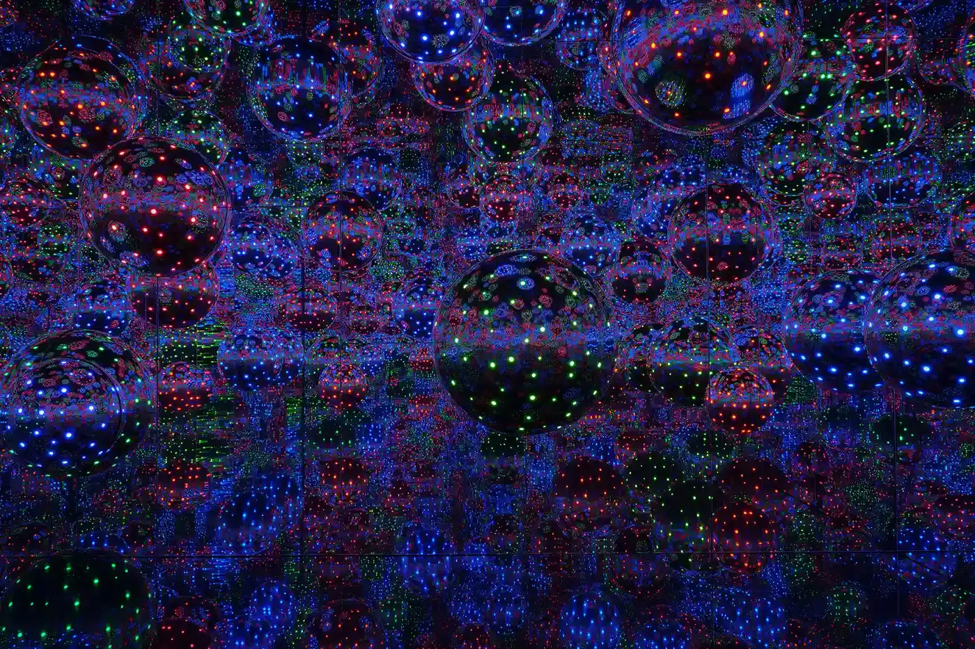 Sean Fennessy/Yayoi Kusama Sean Fennessy/Yayoi Kusama (image 12 of 13)