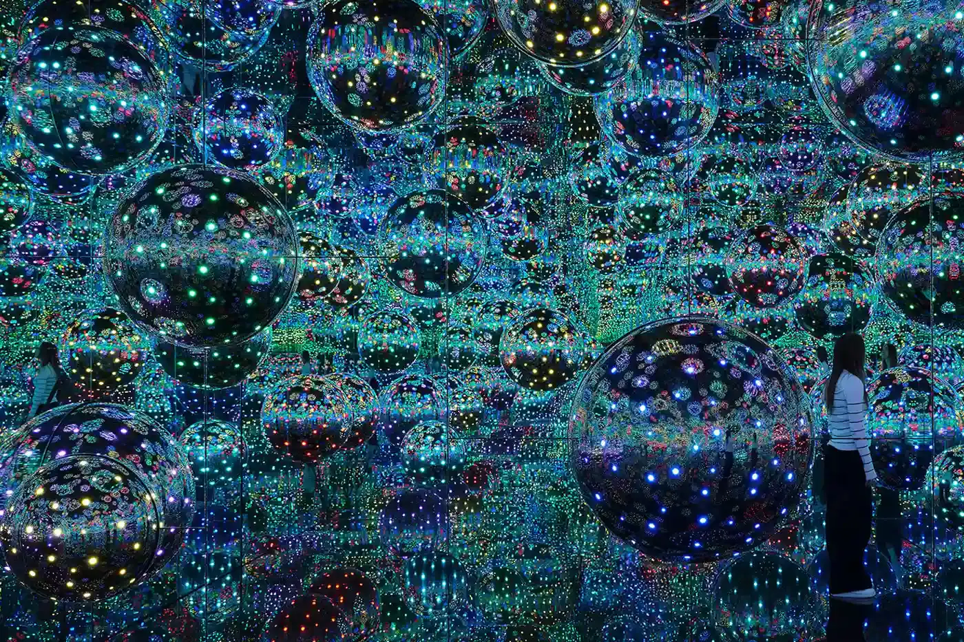 Sean Fennessy/Yayoi Kusama Sean Fennessy/Yayoi Kusama (image 13 of 13)