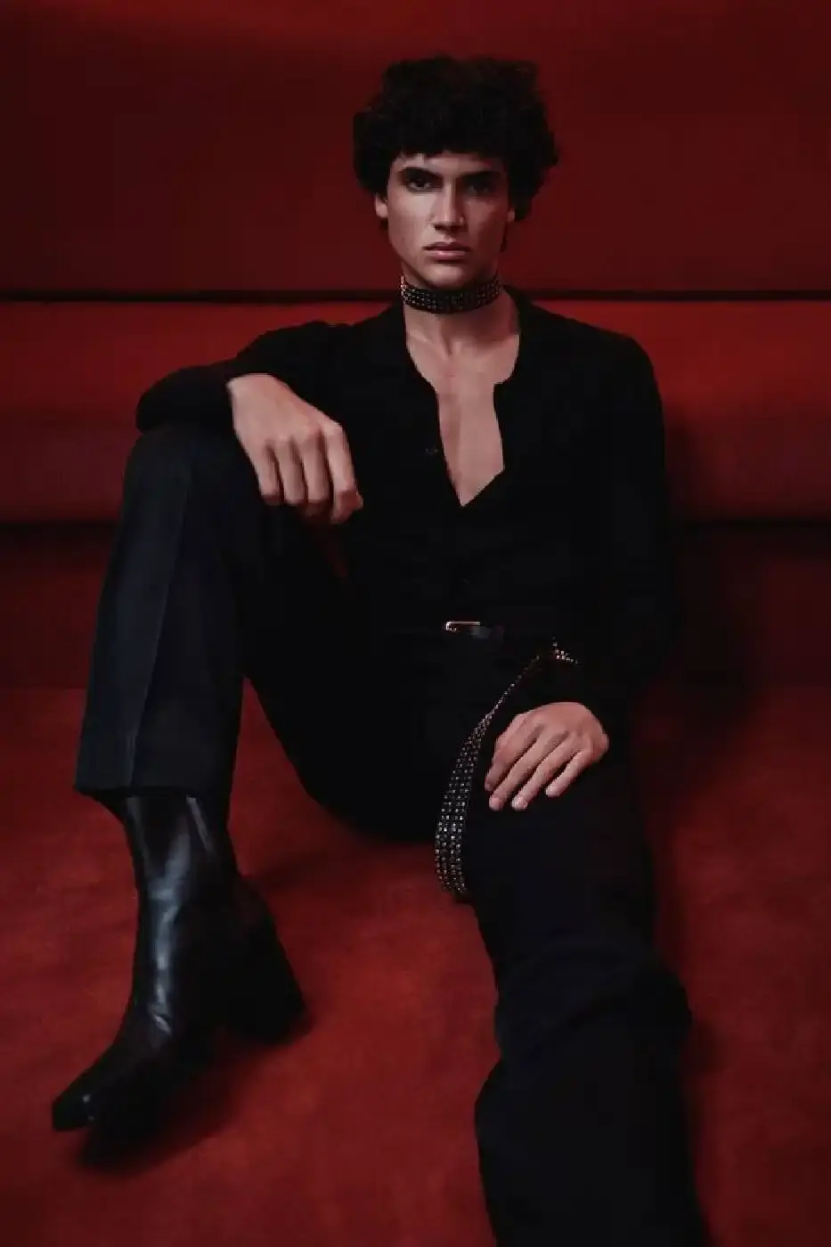 ZARA TEAMS UP WITH LUDOVIC DE SAINT SERNIN image about Zara's collaboration with designer Ludovic de Saint Sernin, featuring a collection inspired by New York City and decades of fashion history, with campaign starring models Alex Consani and Amelia Gray. (image 4 of 6)