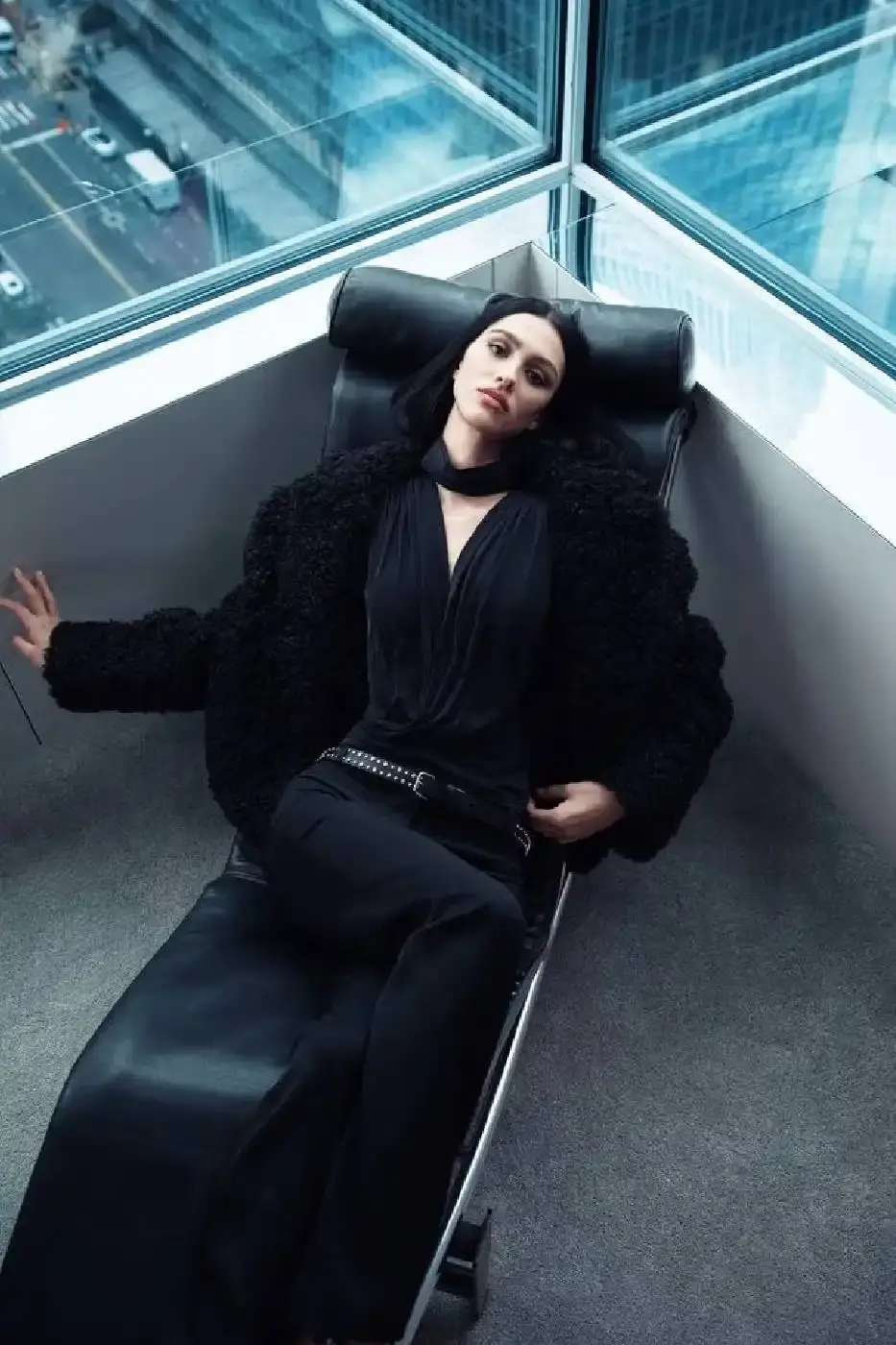 ZARA TEAMS UP WITH LUDOVIC DE SAINT SERNIN image about Zara's collaboration with designer Ludovic de Saint Sernin, featuring a collection inspired by New York City and decades of fashion history, with campaign starring models Alex Consani and Amelia Gray. (image 5 of 6)